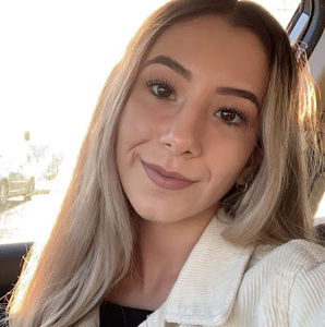 Meet your Posher, Esin